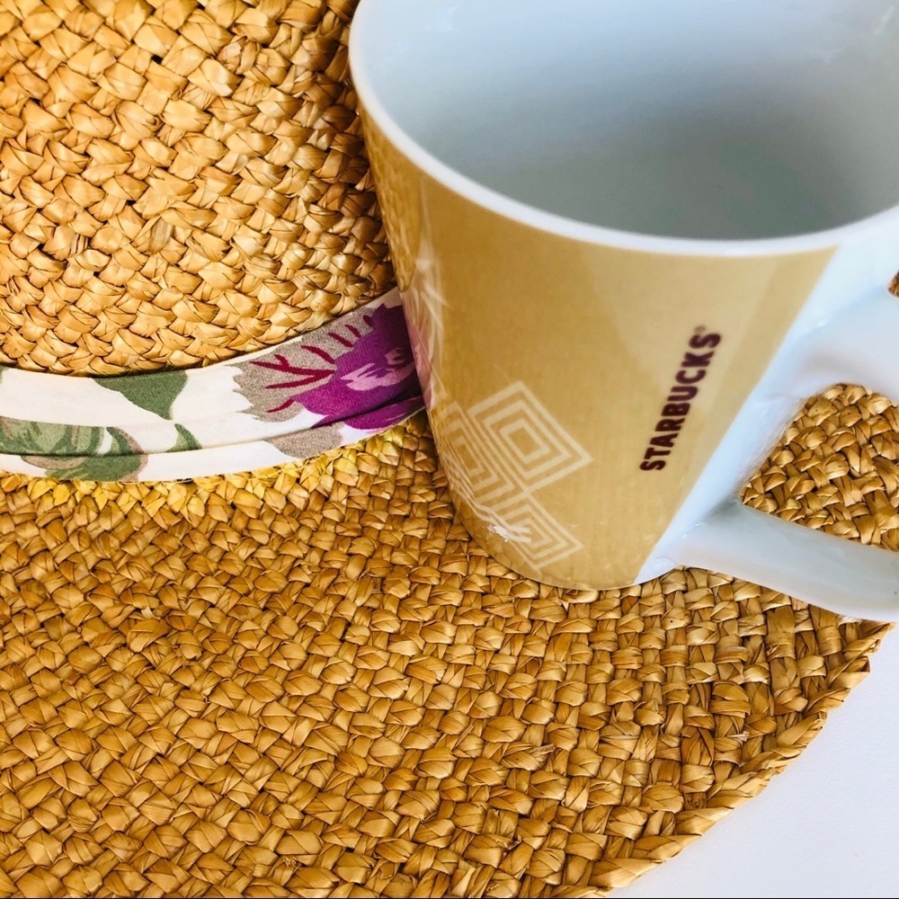 Starbucks 2013 coffee mug brown geometric 12 oz